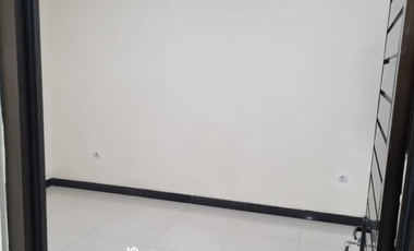 Dijual Rumah 2,5 Lantai di Taman Kenari Nusantara – Siap Huni, SHM