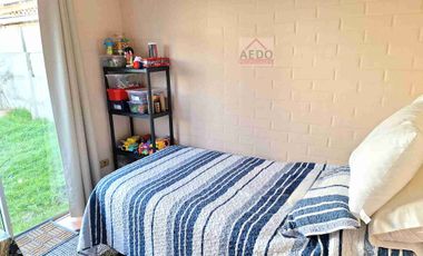 Se Arrienda Linda Casa Aislada de dos pisos, Condominio Sol de Toscana 2, altura de paradero 12, comuna de La Cruz