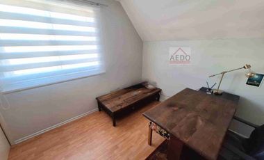 Se Arrienda Linda Casa Aislada de dos pisos, Condominio Sol de Toscana 2, altura de paradero 12, comuna de La Cruz