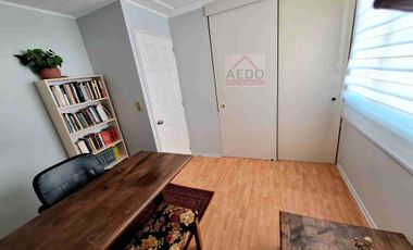 Se Arrienda Linda Casa Aislada de dos pisos, Condominio Sol de Toscana 2, altura de paradero 12, comuna de La Cruz