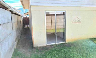 Se Arrienda Linda Casa Aislada de dos pisos, Condominio Sol de Toscana 2, altura de paradero 12, comuna de La Cruz