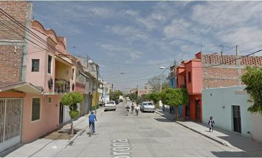 TTL (EMB) CASA EN VENTA DE CONTADO EN ROMITA CENTRO GTO