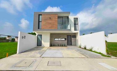 Casa en Fraccionamiento Lomas del Dorado Boca del Río