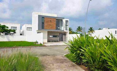 Casa en Fraccionamiento Lomas del Dorado Boca del Río