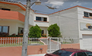 VENTA DE HERMOSA CASA
