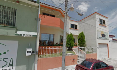 VENTA DE HERMOSA CASA