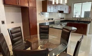 VENTA DE HERMOSA CASA