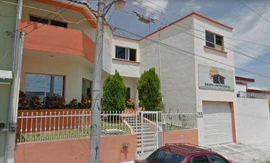 VENTA DE HERMOSA CASA