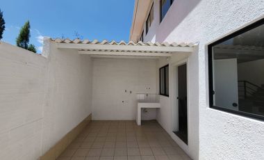 EN VENTA CASA 3 DORMITORIOS SECTOR MISICATA LOS TILOS - CUENCA