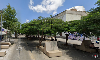 Casa ubicada en colonia Centro Guadalajara. Con 5 recamaras y 295m2. Muy cerca de la catedral.