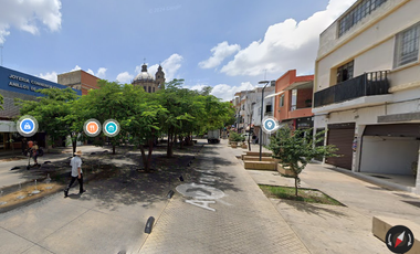 Casa ubicada en colonia Centro Guadalajara. Con 5 recamaras y 295m2. Muy cerca de la catedral.