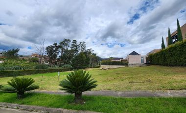 En Venta Terreno en urbanización privada en Challuabamba - Cuenca