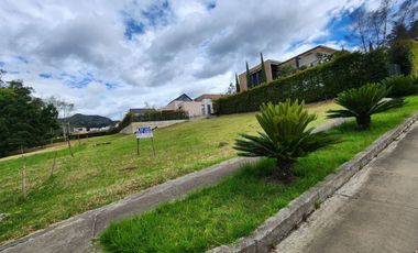 En Venta Terreno en urbanización privada en Challuabamba - Cuenca