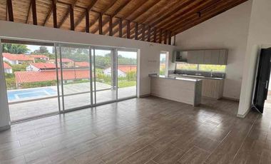 SE VENDE CASA CAMPESTRE EN EL CAIMO