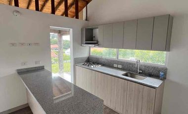 SE VENDE CASA CAMPESTRE EN EL CAIMO