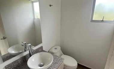 SE VENDE CASA CAMPESTRE EN EL CAIMO