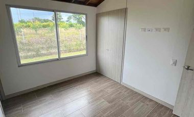 SE VENDE CASA CAMPESTRE EN EL CAIMO