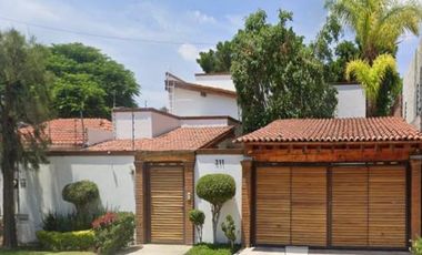Hermosa casa para invertir, Remate bancario en Jurica, Santiago de Querétaro