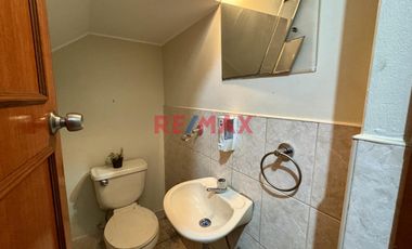 Se Vende Bonita Casa De 4 Pisos En Surco - Urbanizacion Sagitario