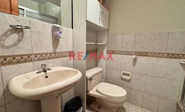 Se Vende Bonita Casa De 4 Pisos En Surco - Urbanizacion Sagitario