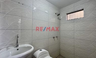 Se Vende Bonita Casa De 4 Pisos En Surco - Urbanizacion Sagitario