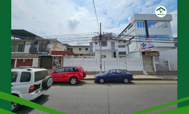 CASA RENTERA CON LOCAL COMERCIAL EN VENTA – AVENIDA REALES TAMARINDOS