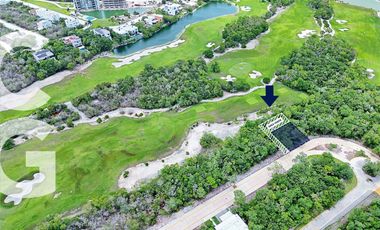 Terreno en Venta en Cancún en Country Club Frente al Campo de Golf