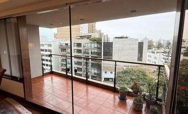 Espectacular Flat de 224 m² con Vista a la avenida y Cerca Al Golf en San Isidro