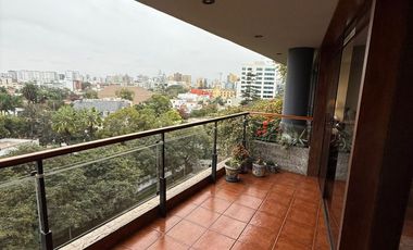 Espectacular Flat de 224 m² con Vista a la avenida y Cerca Al Golf en San Isidro