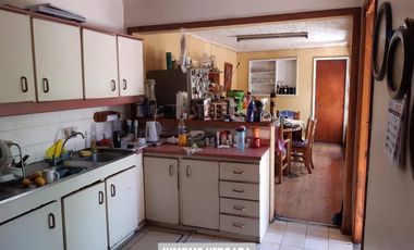 Céntrica propiedad en Linares, casa con piscina