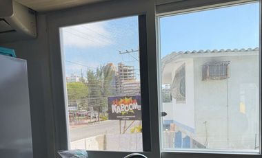 Salinas - San Lorenzo, amplia casa con psicina, dos niveles y ubicada en zona estratégica