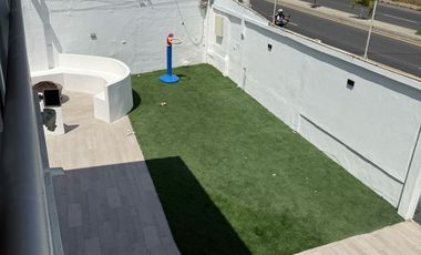 Salinas - San Lorenzo, amplia casa con psicina, dos niveles y ubicada en zona estratégica