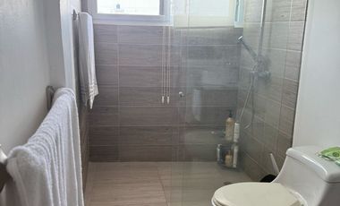 Salinas - San Lorenzo, amplia casa con psicina, dos niveles y ubicada en zona estratégica