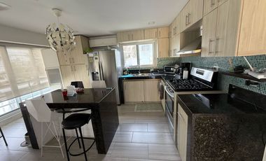 Salinas - San Lorenzo, amplia casa con psicina, dos niveles y ubicada en zona estratégica