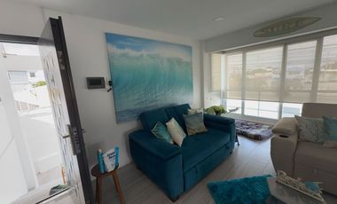 Salinas - San Lorenzo, amplia casa con psicina, dos niveles y ubicada en zona estratégica