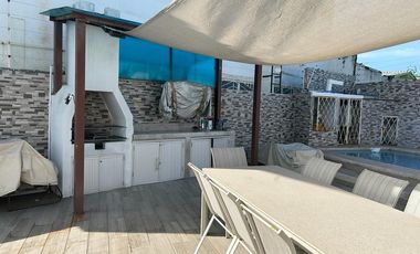 Salinas - San Lorenzo, amplia casa con psicina, dos niveles y ubicada en zona estratégica