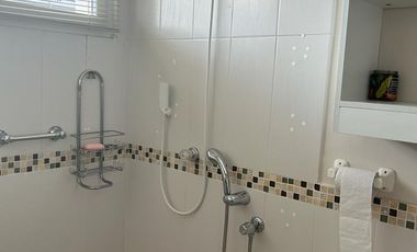 Salinas - San Lorenzo, amplia casa con psicina, dos niveles y ubicada en zona estratégica