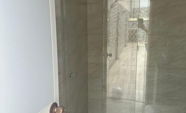 Salinas - San Lorenzo, amplia casa con psicina, dos niveles y ubicada en zona estratégica