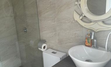 Salinas - San Lorenzo, amplia casa con psicina, dos niveles y ubicada en zona estratégica