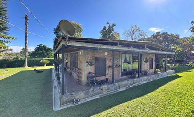 SE VENDE CASA CAMPESTRE
