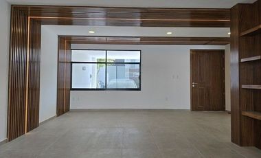 VIA ATLIXCAYOTL RESIDENCIA EN RENTA