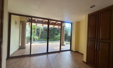 VIA ATLIXCAYOTL RESIDENCIA EN RENTA