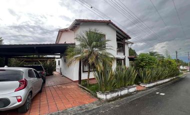 SE VENDE CASA CAMPESTRE