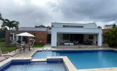 SE VENDE CASA CAMPESTRE