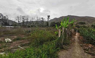 Terreno 1,250m² en Azpitia: Potencial Lodge o Casa de Campo | Plano y Cercado