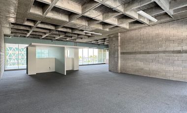 Local Comercial en VENTA – Planta Baja con Terraza en Torre Levant, Querétaro