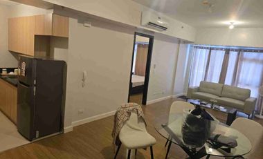 FOR RENT: Park Triangle Residences, Makati, 1Bedroom w/ balcony & parking Fully Furnished