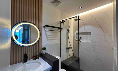 FOR RENT: Uptown Parksuites, Makati, 1bedroom Fully Furnished