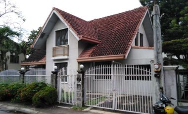STA ROSA ESTATES 1 TWO LEVELS 4BR 4TB HUGE GARDEN 435SQM LOT