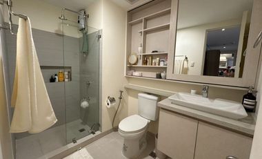 For Lease: Stylish 2-Bedroom Interior-Designed Unit at The Vantage at Kapitolyo by Rockwell